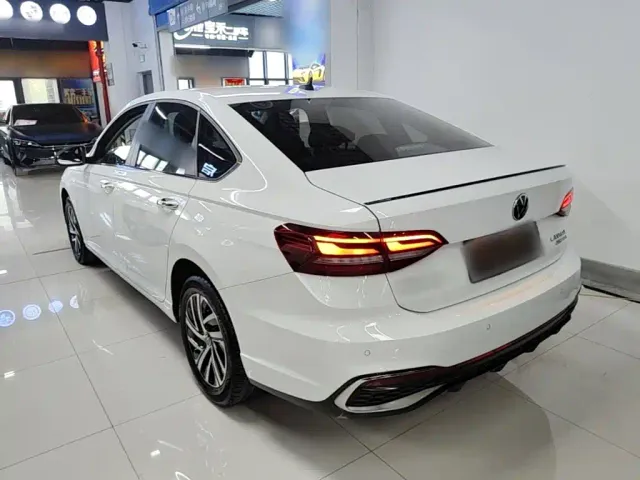 Volkswagen Lavida — Фото автомобиля 4