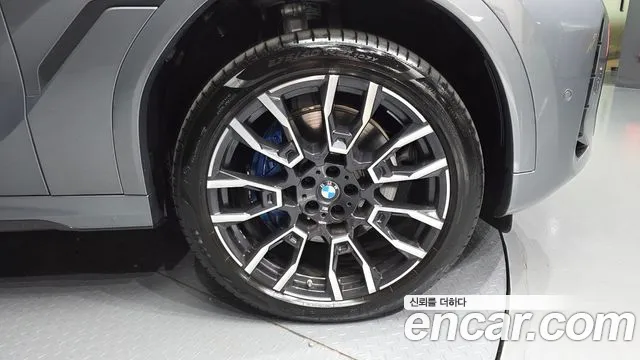 BMW X6 xDrive40i M Sport — Фото автомобиля 5