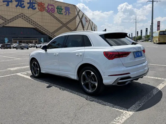 Audi Q3 — Фото автомобиля 4