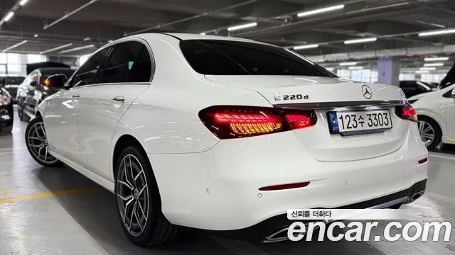 Mercedes-Benz E-Class — Фото автомобиля 6