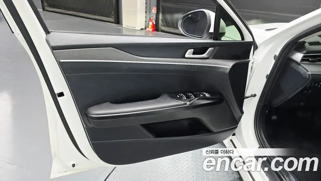 Kia K5 K5 3 поколение 2.0 LPI(Для проката) — Фото автомобиля 23