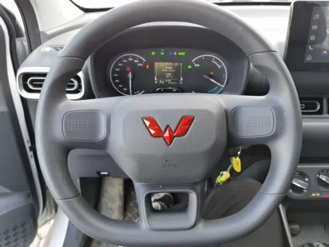 Wuling Hongguang — Фото автомобиля 6