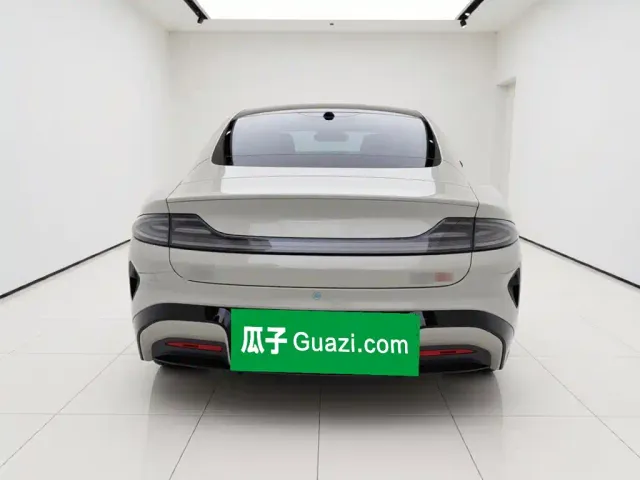 Xiaomi SU7 — Фото автомобиля 5