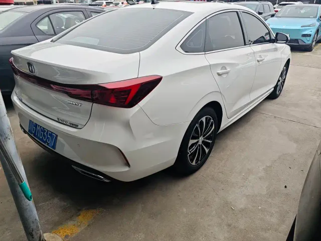 Changan Eado — Фото автомобиля 16