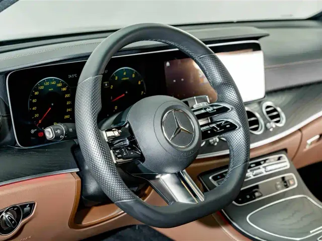 Mercedes-Benz E-Class — Фото автомобиля 10