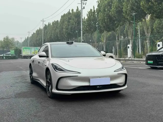 IM Motors IM L6 2024 Max Standard Edition — Фото автомобиля 2