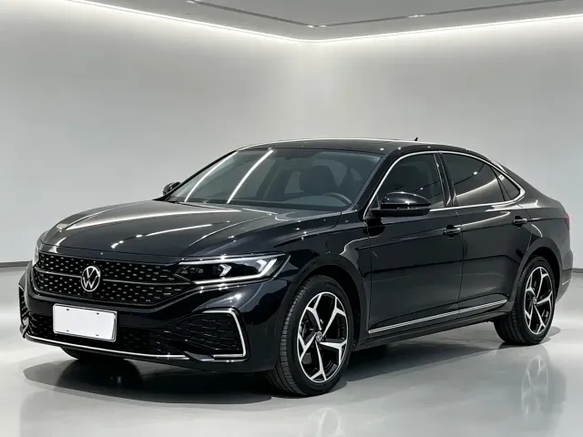 Volkswagen Passat — Фото автомобиля 2