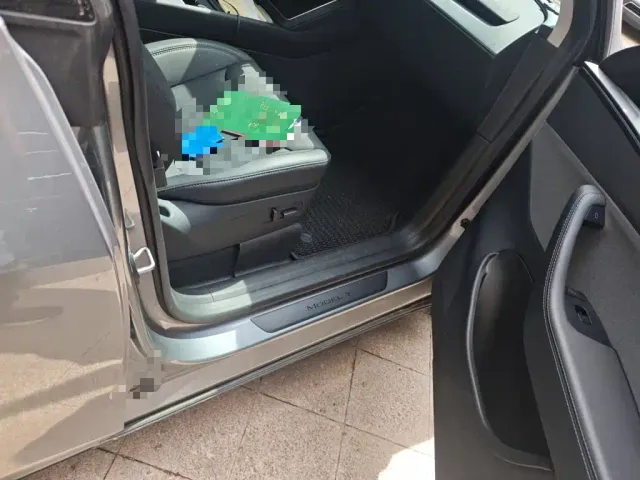 Tesla Model Y — Фото автомобиля 19