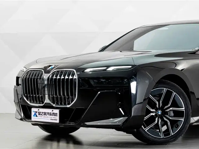 BMW 7 Series — Фото автомобиля 3