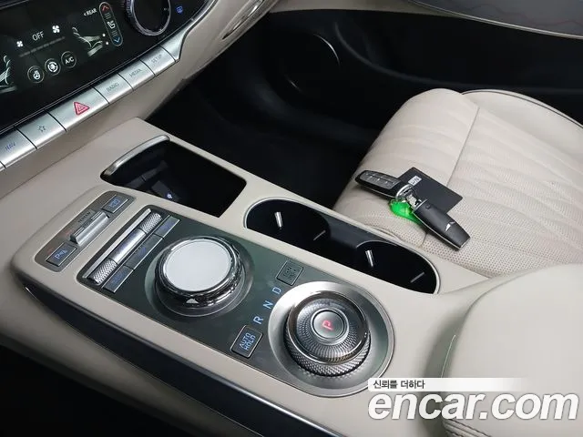 Genesis GV70 — Фото автомобиля 12
