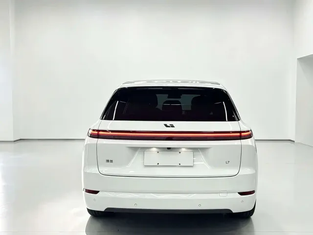 Li Auto L7 — Фото автомобиля 3