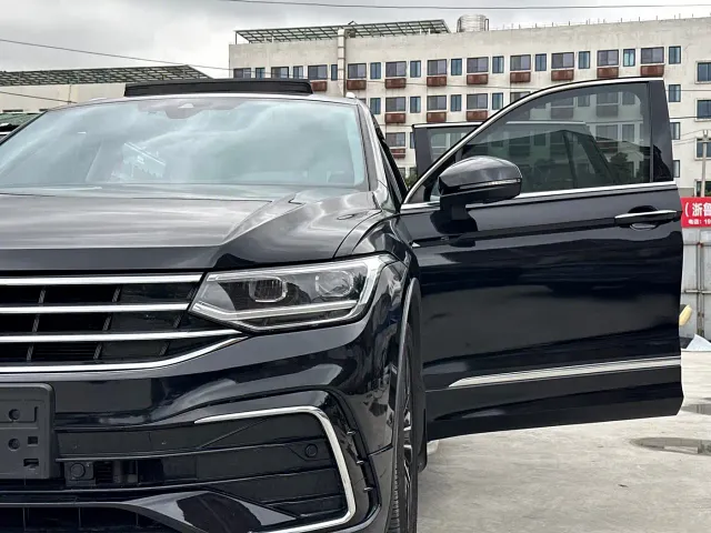 Volkswagen Tiguan L — Фото автомобиля 18