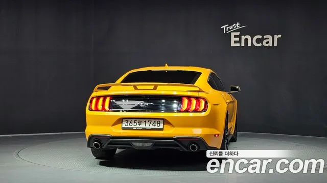 Ford Mustang — Фото автомобиля 4