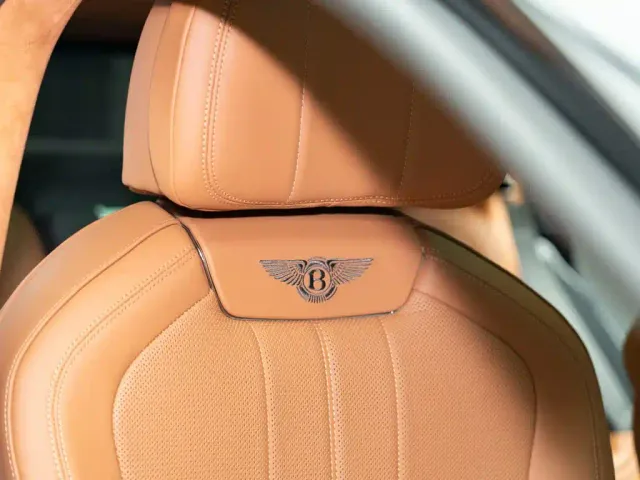 Bentley Flying Spur — Фото автомобиля 14