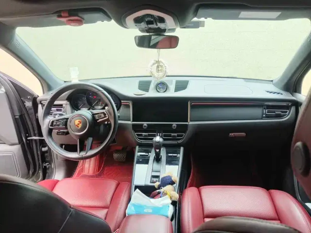 Porsche Macan — Фото автомобиля 12