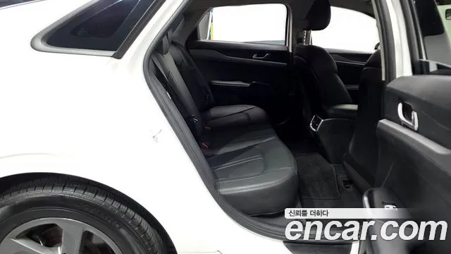 Kia K5 K5 3 поколение 2.0 LPI(Для проката) — Фото автомобиля 12