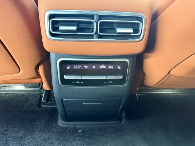 Li Auto L7 — Фото автомобиля 11