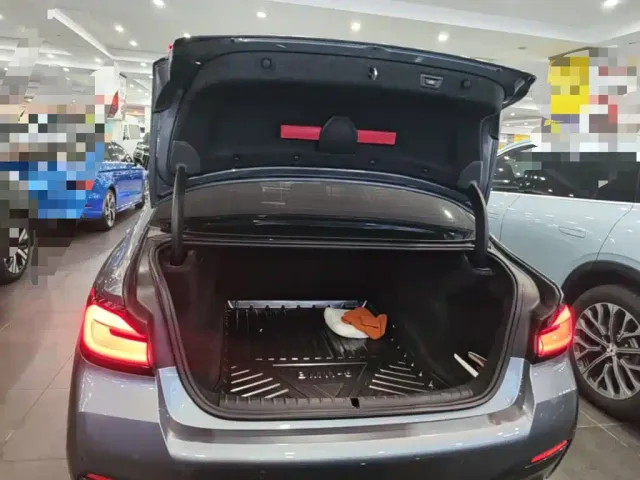 BMW 5 Series — Фото автомобиля 18