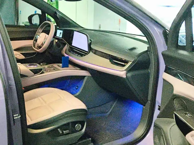 Hongqi Tian Gong 08 — Фото автомобиля 8
