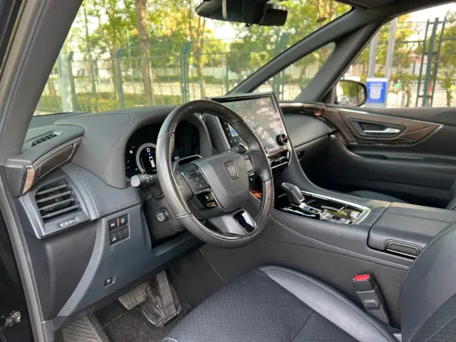 Toyota Vellfire — Фото автомобиля 9