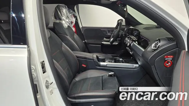 Mercedes-Benz GLB-Class — Фото автомобиля 16