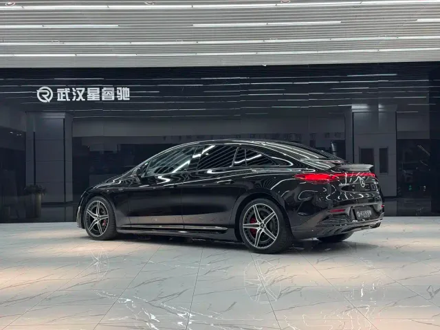 Mercedes-Benz EQE AMG — Фото автомобиля 2