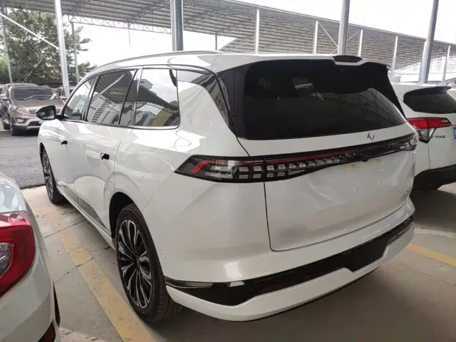 Dongfeng eπ 008 — Фото автомобиля 4