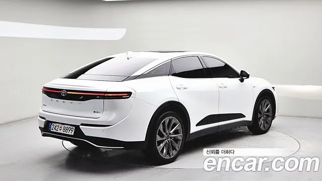 Toyota Crown — Фото автомобиля 4