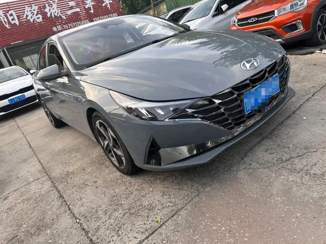 Hyundai Elantra — Фото автомобиля 3