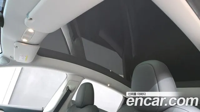 Tesla Model Y — Фото автомобиля 29