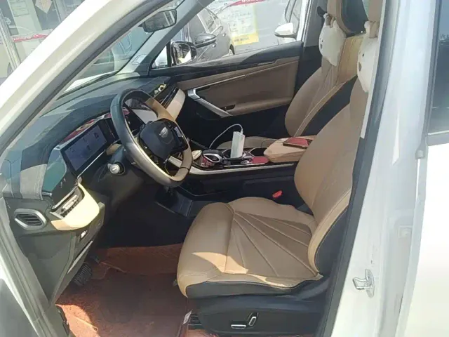 Geely Boyue L — Фото автомобиля 14