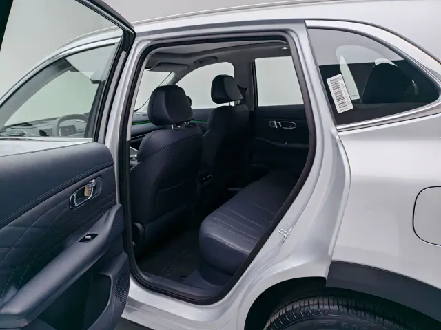Geely Galaxy Starship 7 EM-i — Фото автомобиля 6