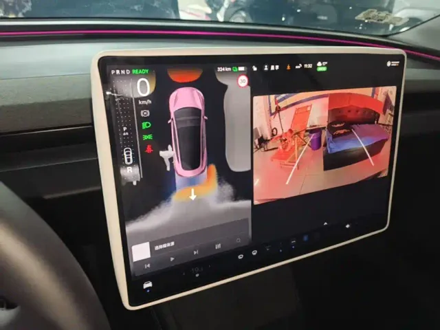 Tesla Model 3 — Фото автомобиля 12