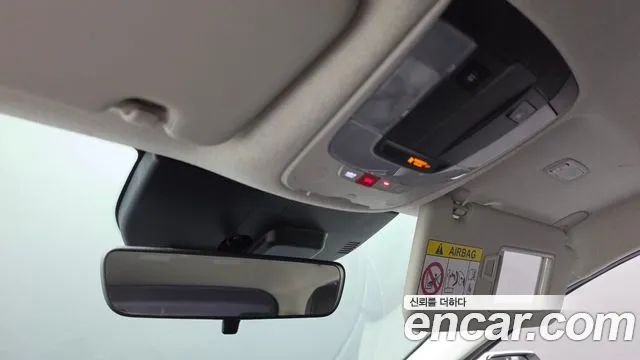 Kia Niro — Фото автомобиля 23