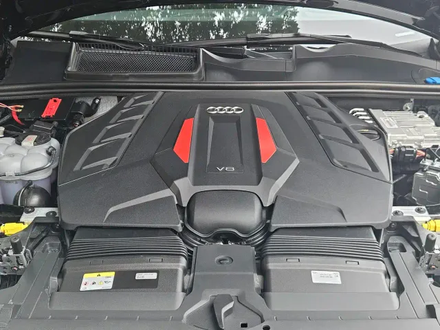 Audi SQ7 — Фото автомобиля 20