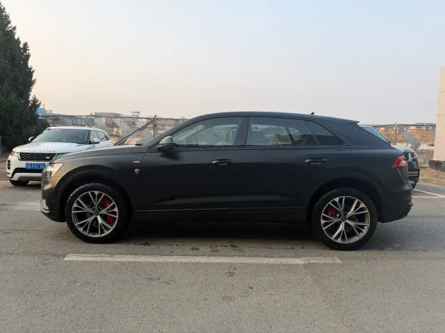 Audi Q8 — Фото автомобиля 2