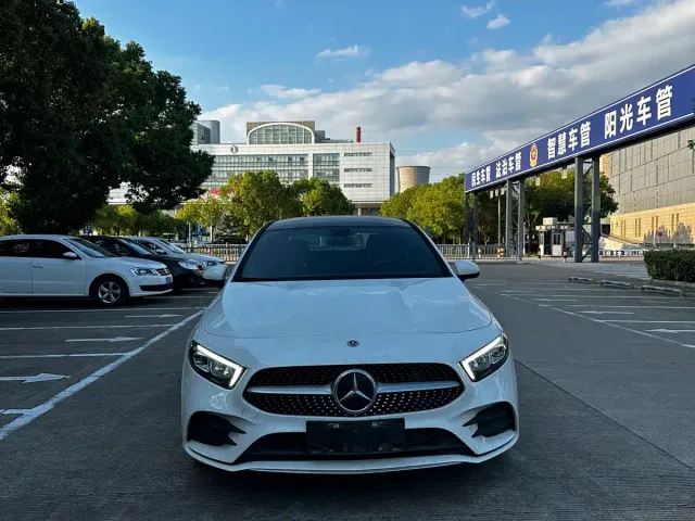Фотография автомобиля — Mercedes-Benz A-Class