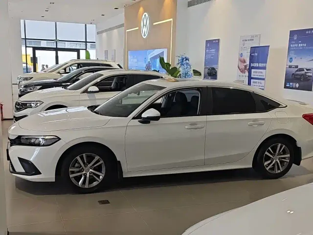 Honda Civic — Фото автомобиля 3