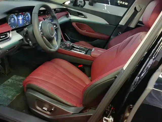 Hongqi H5 — Фото автомобиля 9