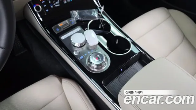 Genesis GV70 — Фото автомобиля 12