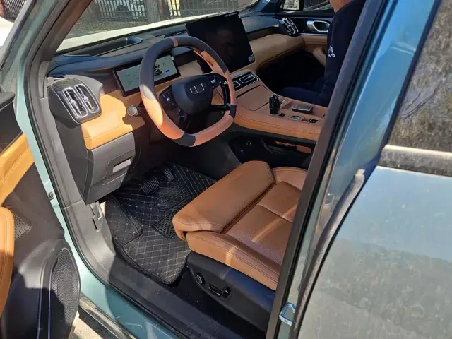 Geely Boyue L — Фото автомобиля 9