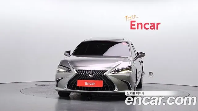 Lexus ES — Фото автомобиля 2