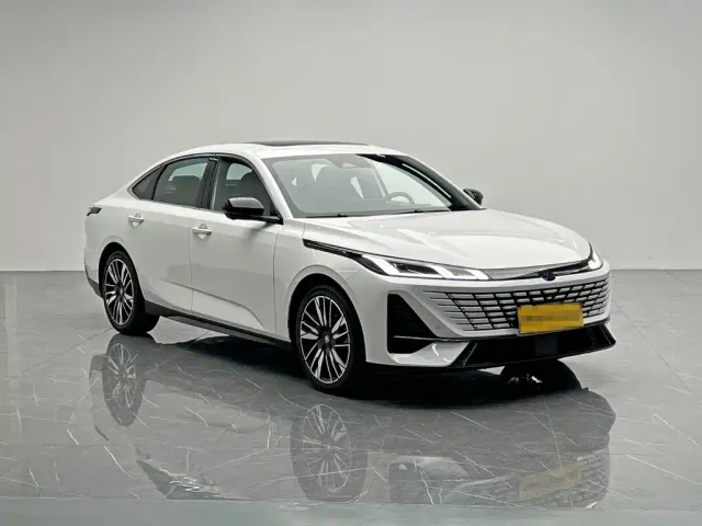 Changan Eado — Фото автомобиля 8