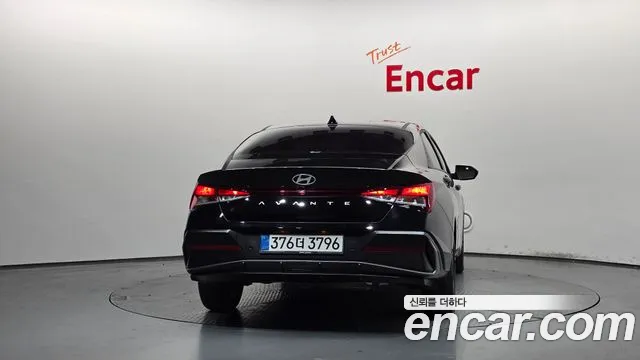 Hyundai Avante CN7 — Фото автомобиля 4