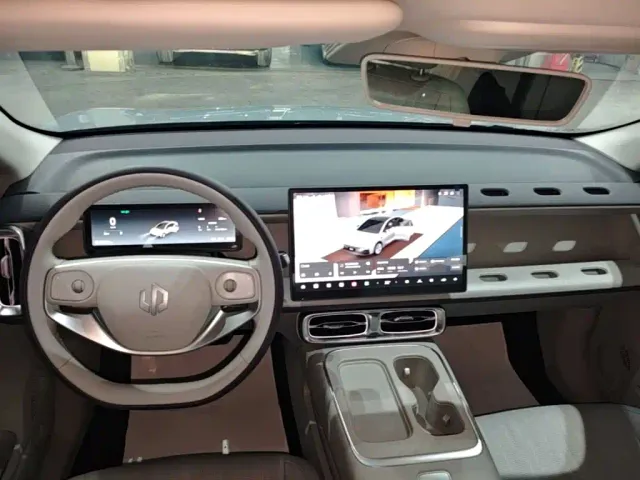 Leapmotor B01 — Фото автомобиля 9