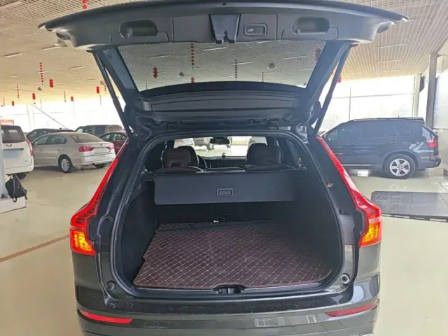 Volvo XC60 — Фото автомобиля 18