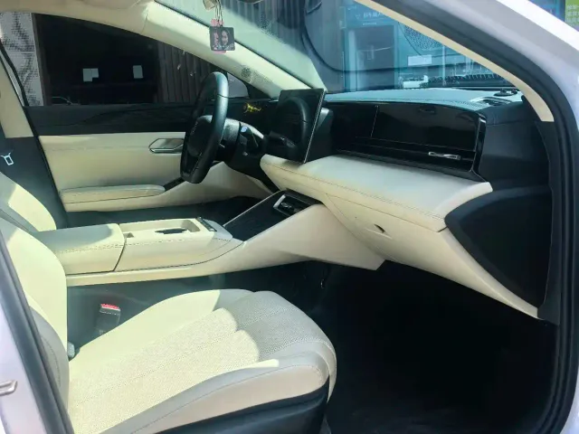 BYD Qin L — Фото автомобиля 6