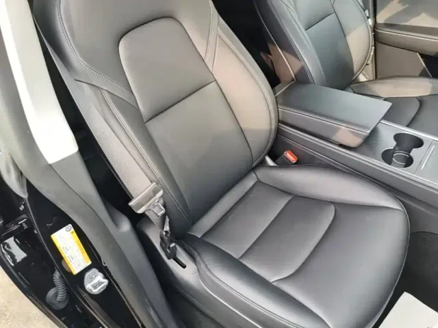 Tesla Model Y — Фото автомобиля 24