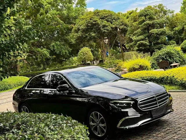 Mercedes-Benz Mercedes-Benz E-Class 2022 E 300 L Luxury — Фото автомобиля 3
