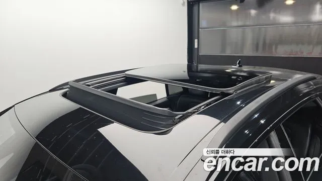 Audi Q8 55 TFSI quattro Premium — Фото автомобиля 28